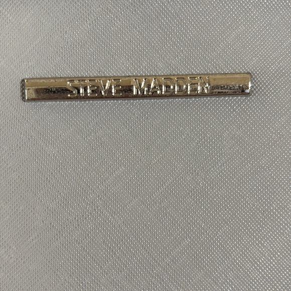 Steve Madden laptop purse, bag, satchel, so much space, pocket’s, messenger bag. - Picture 2 of 10